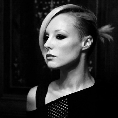 Emma Hewitt lyrics