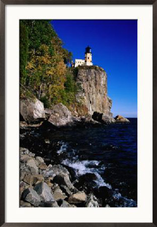 Split Rock Lighthouse on Cliff Overlooking Lake Superior, Split Rock State Park, USA